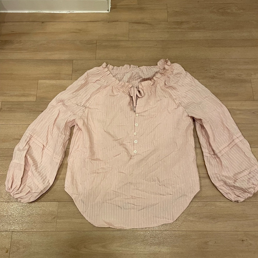 NWOT Womens long sleeve top//off shoulder
